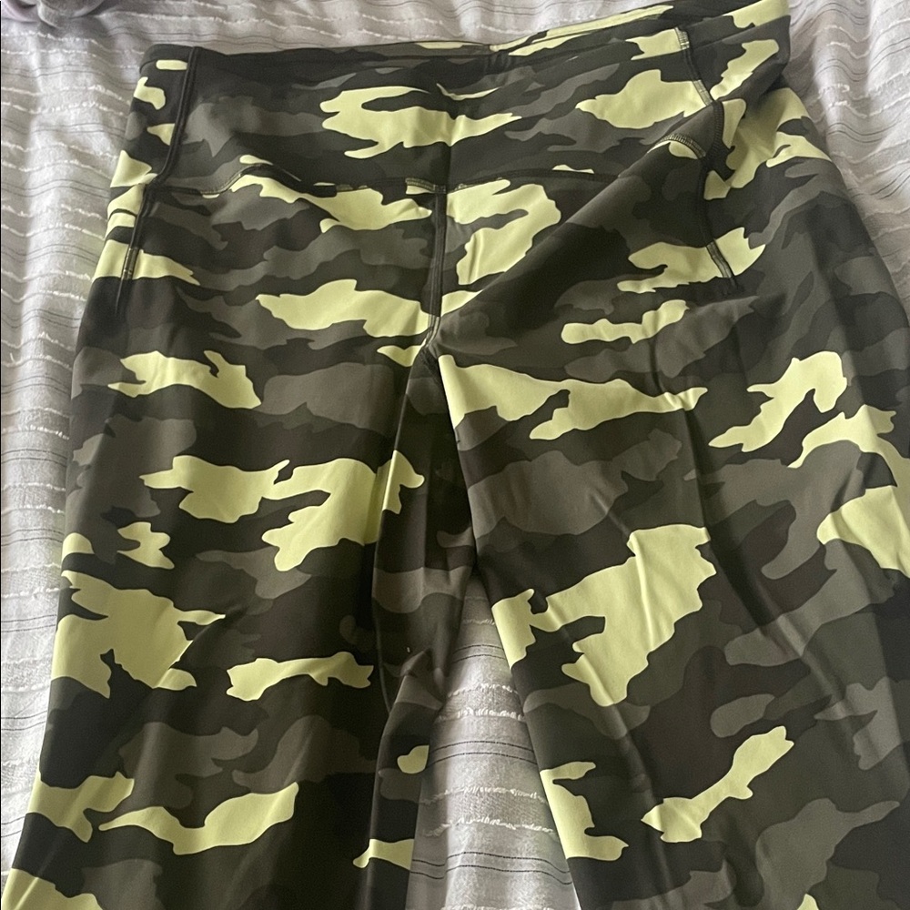 lululemon athletica Green & Olive Camo Leggings